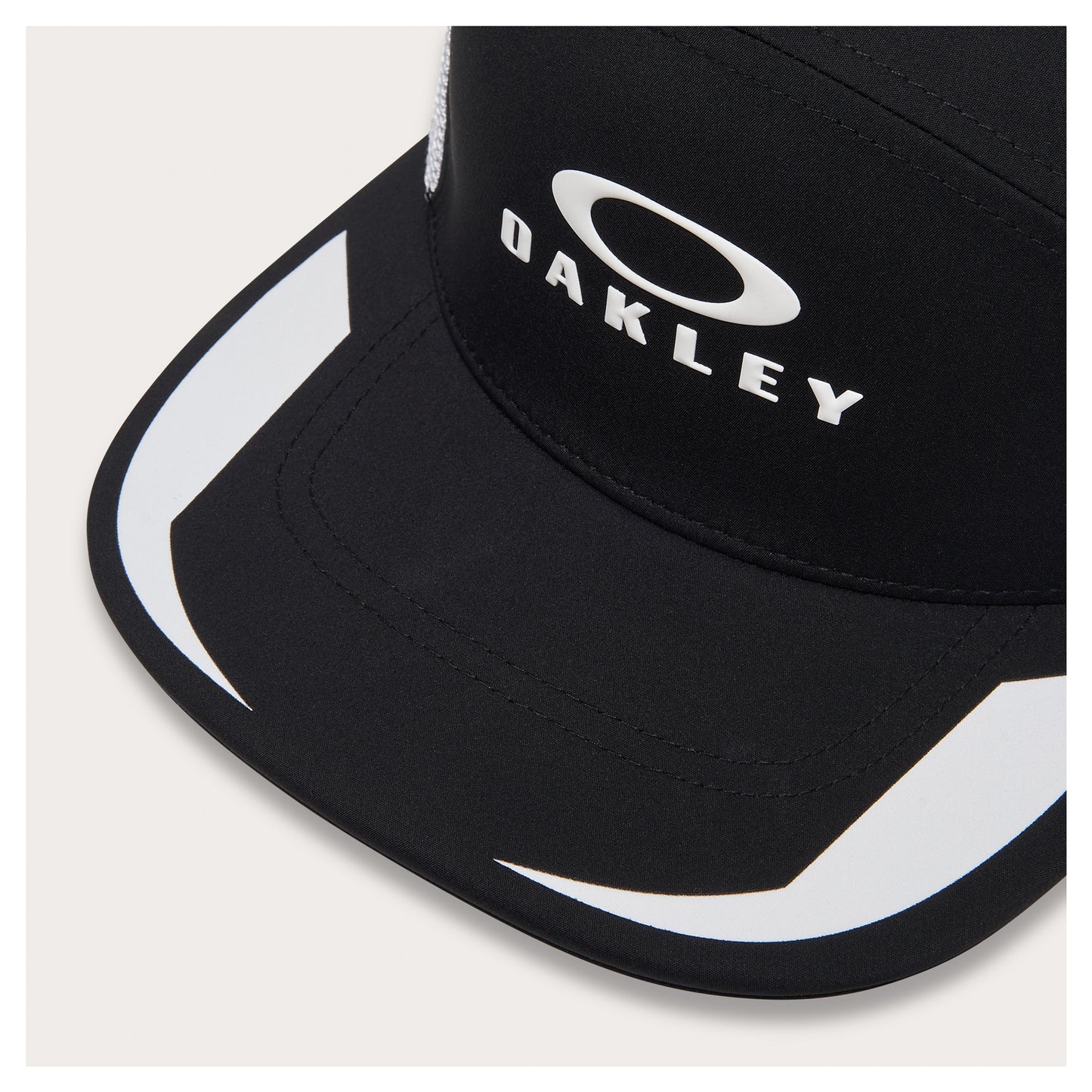 Oakley Podium Trucker Hat - Black / White