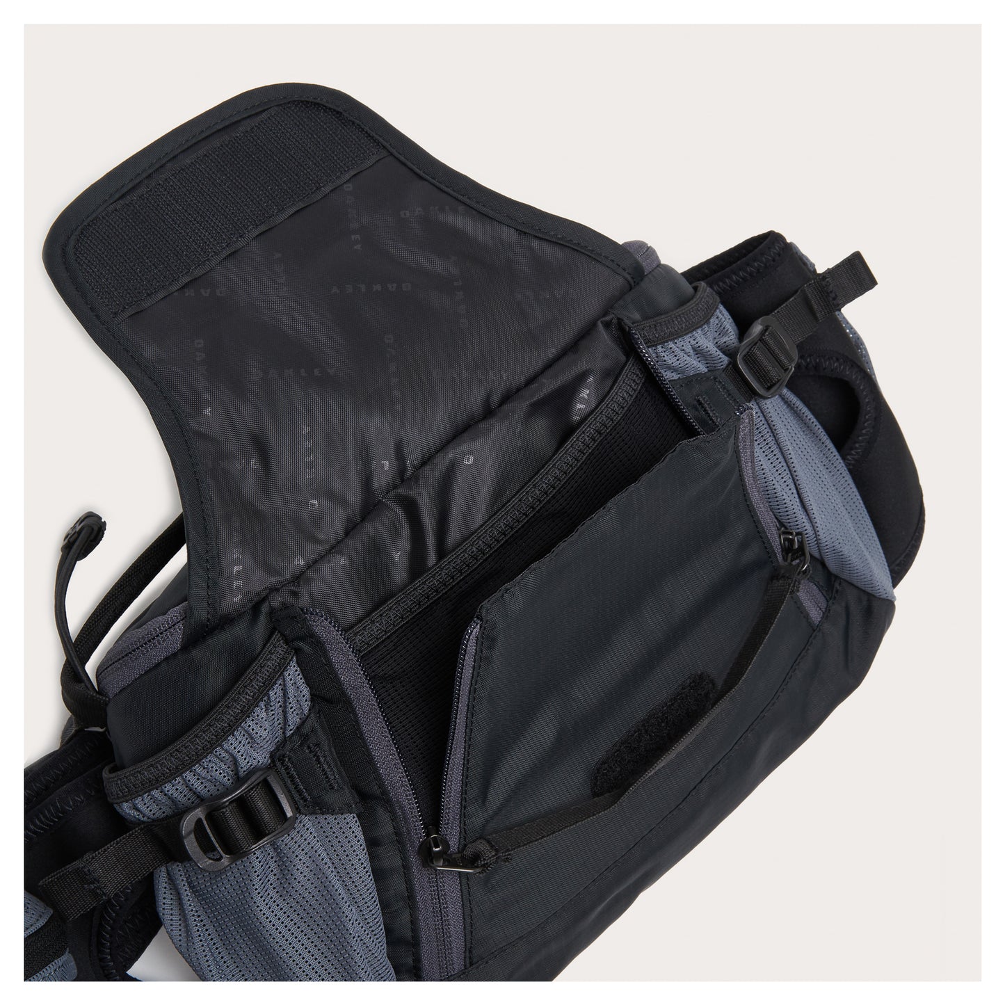 Oakley Seeker Traverse RC Hip Pack - Blackout