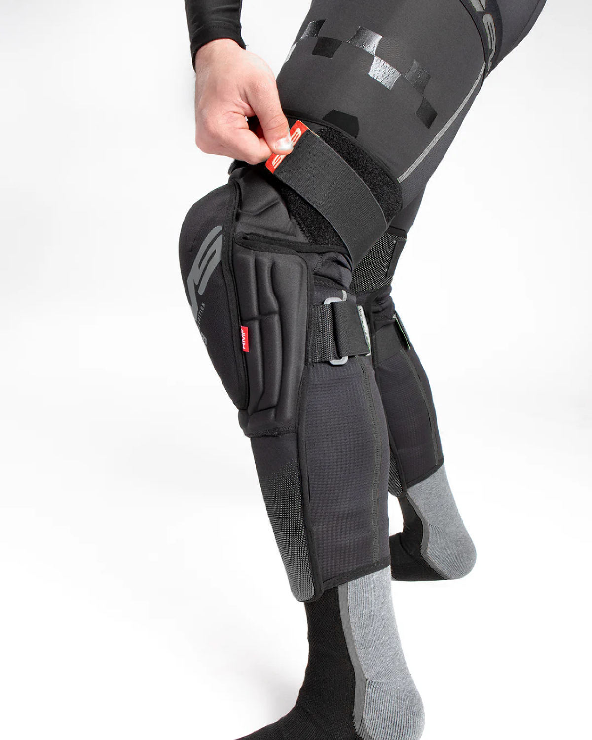 EVS TP199 Knee Guards - Blackout