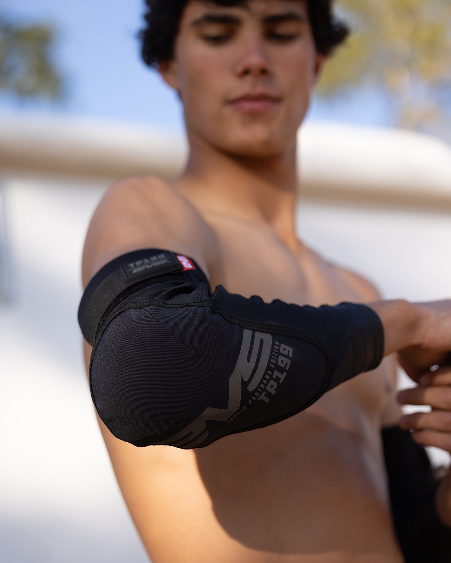 EVS TP199 Elbow Protector - Blackout