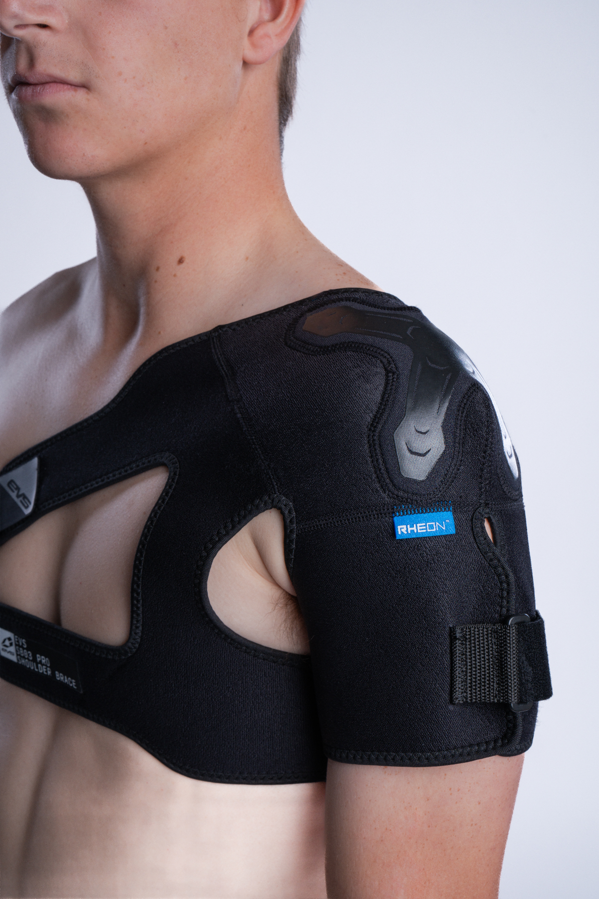 EVS SB03 Pro Shoulder Brace