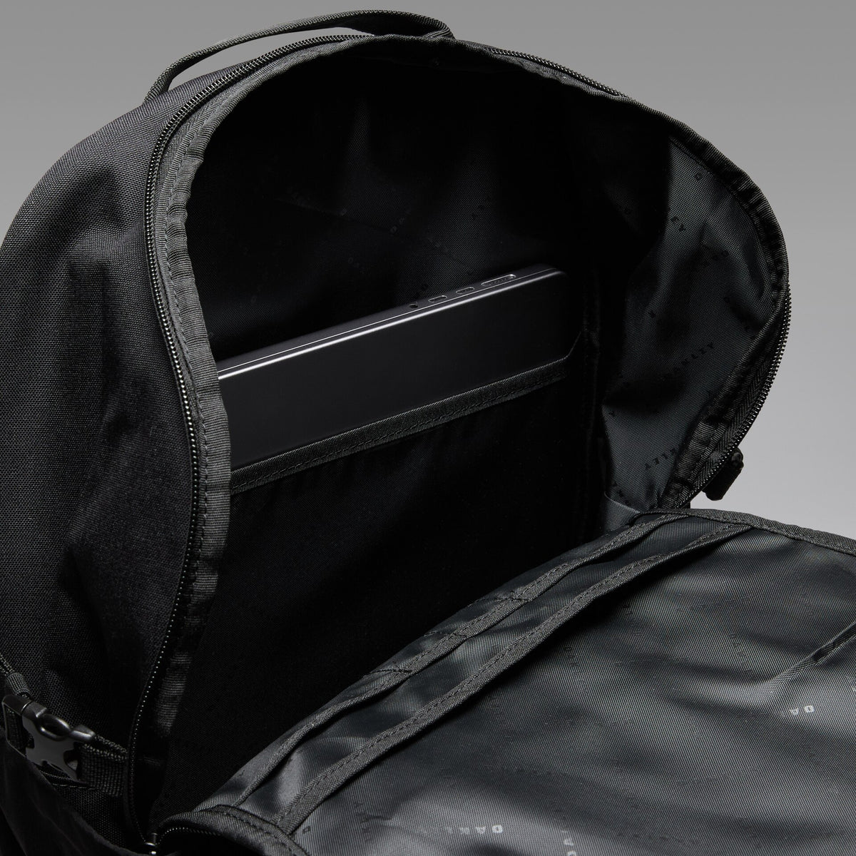 Oakley Enduro 25L Backpack - Pitch Black
