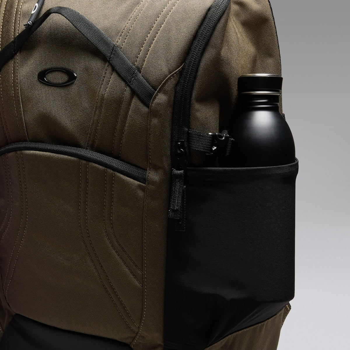 Oakley Enduro 25L Backpack - Deep Olive