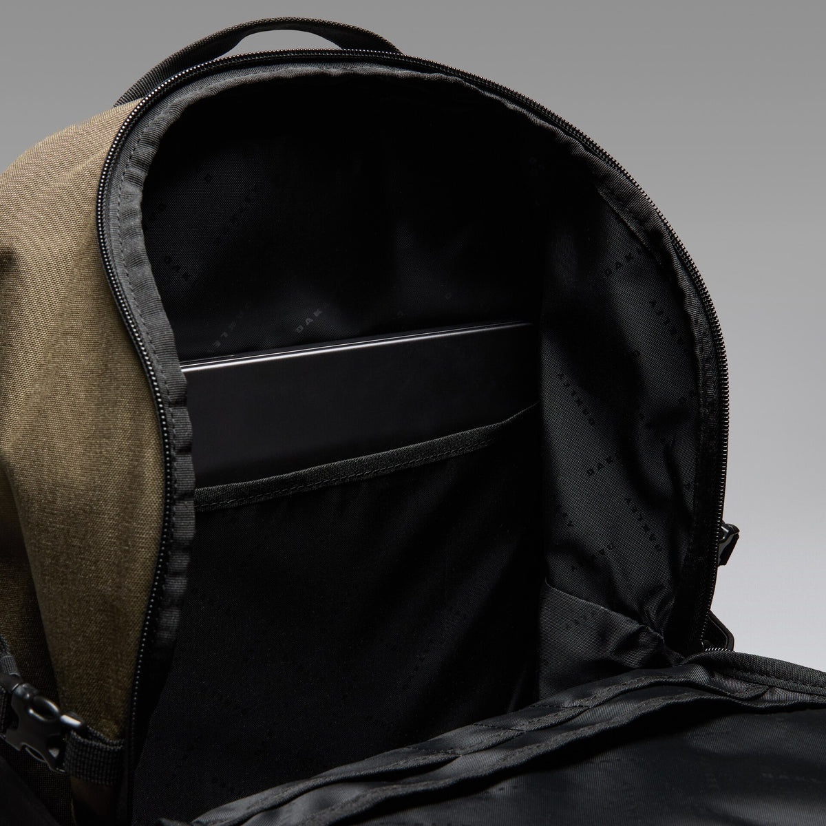 Oakley Enduro 25L Backpack - Deep Olive