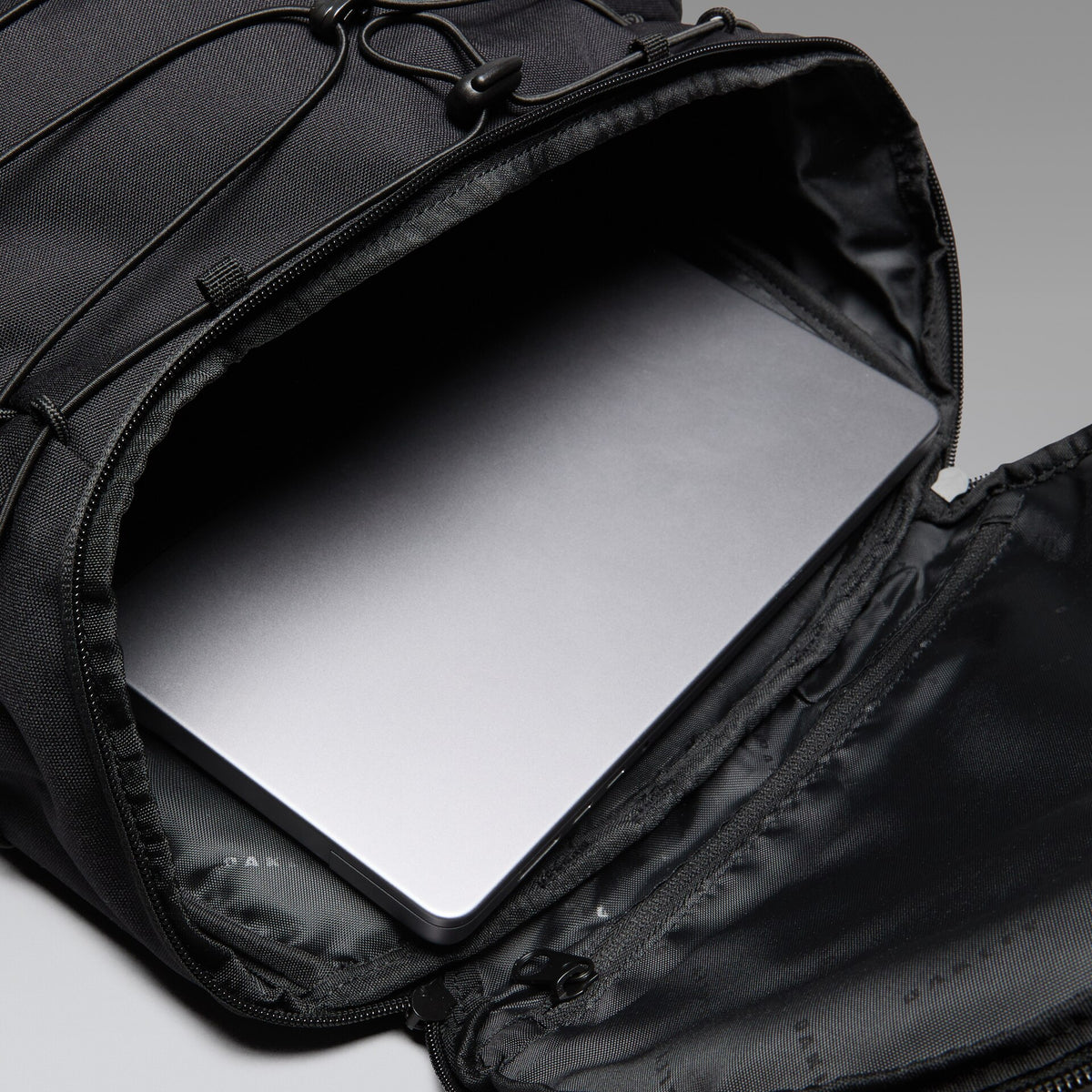 Oakley Enduro 30L Backpack - Pitch Black
