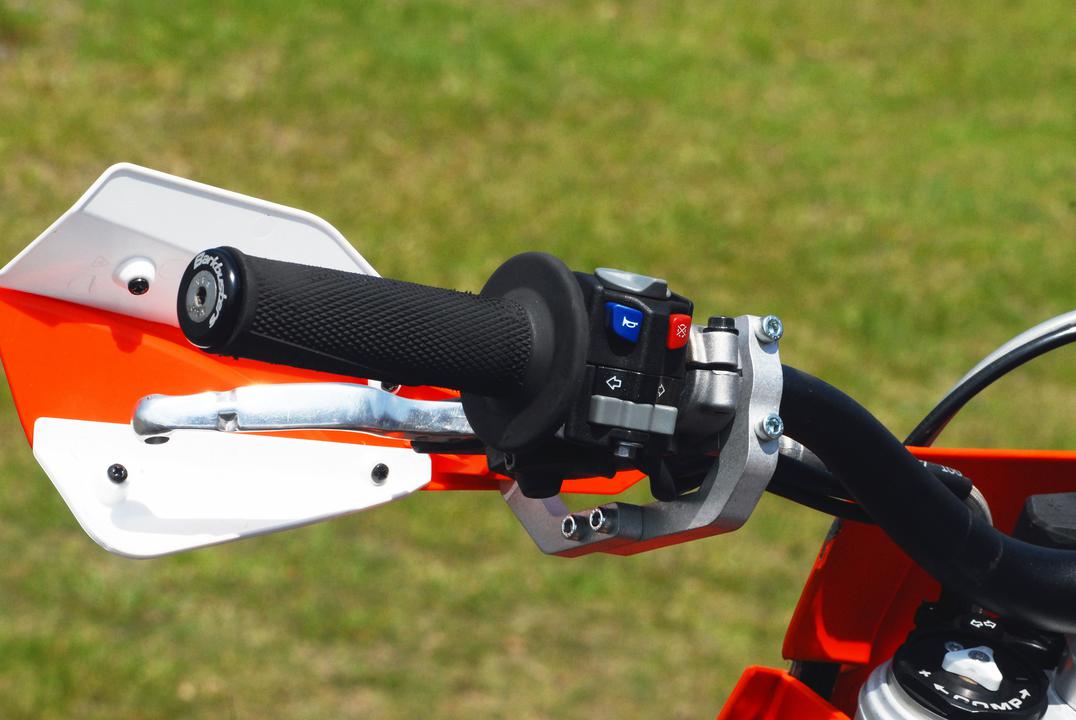 Barkbusters Sabre MX Enduro Handguard White