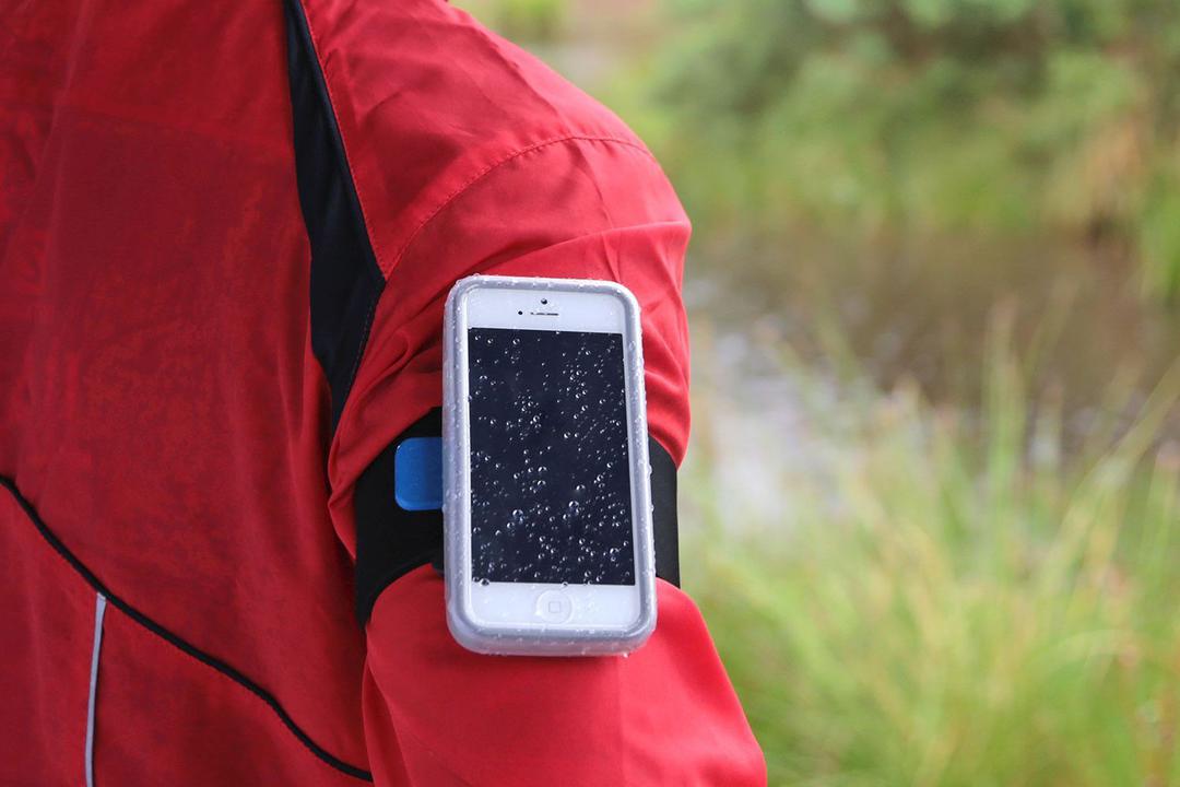 Quad Lock Poncho Fits iPhone 5se